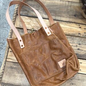 Elegant Tan Leather Tote